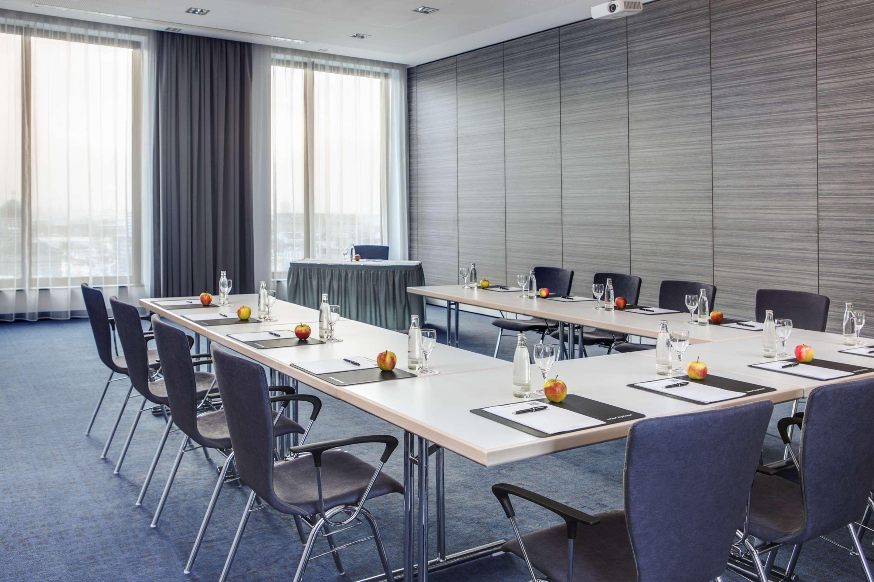 Intercityhotel Hamburg Dammtor-Messe Εξωτερικό φωτογραφία