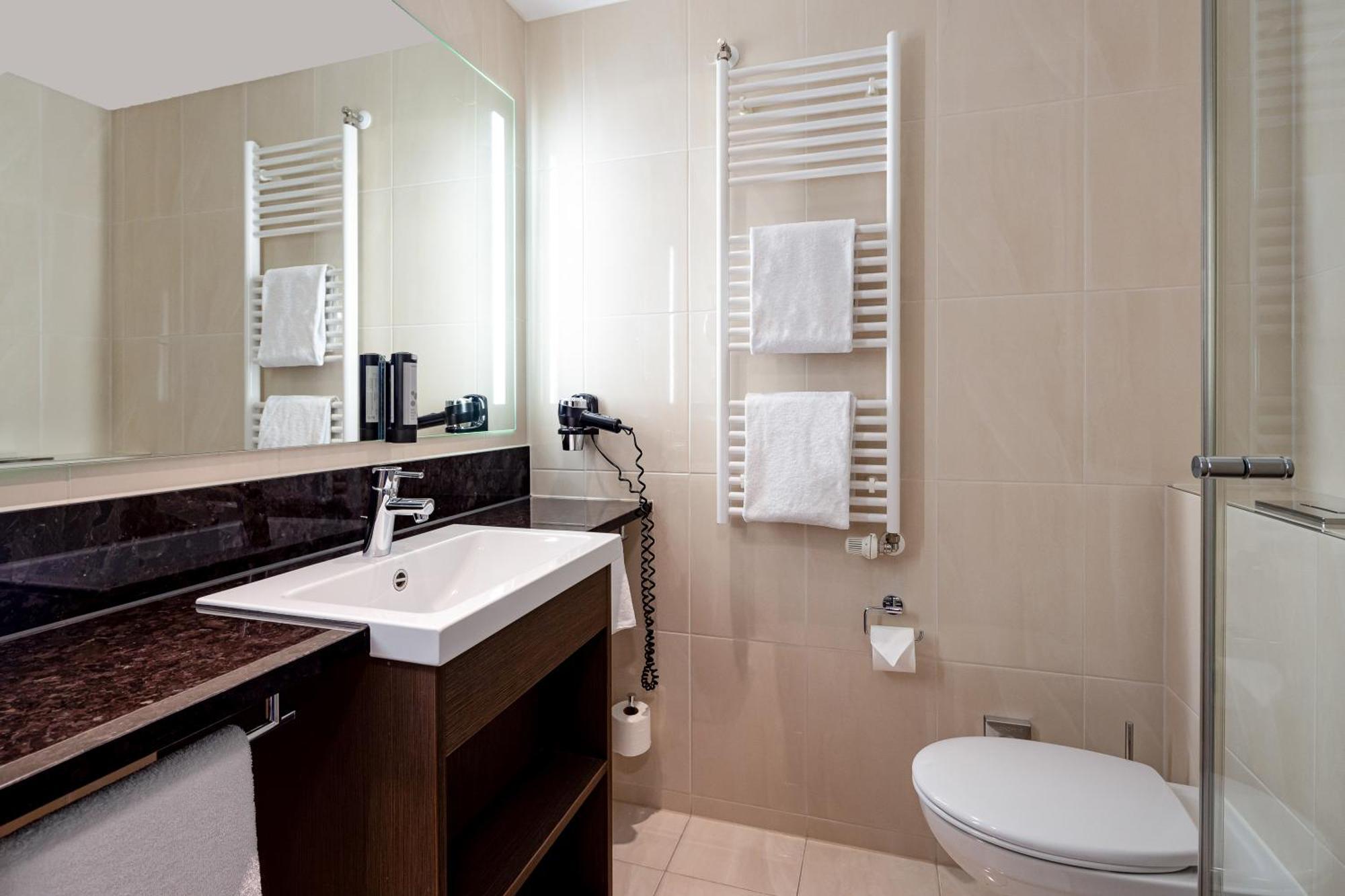 Intercityhotel Hamburg Dammtor-Messe Εξωτερικό φωτογραφία