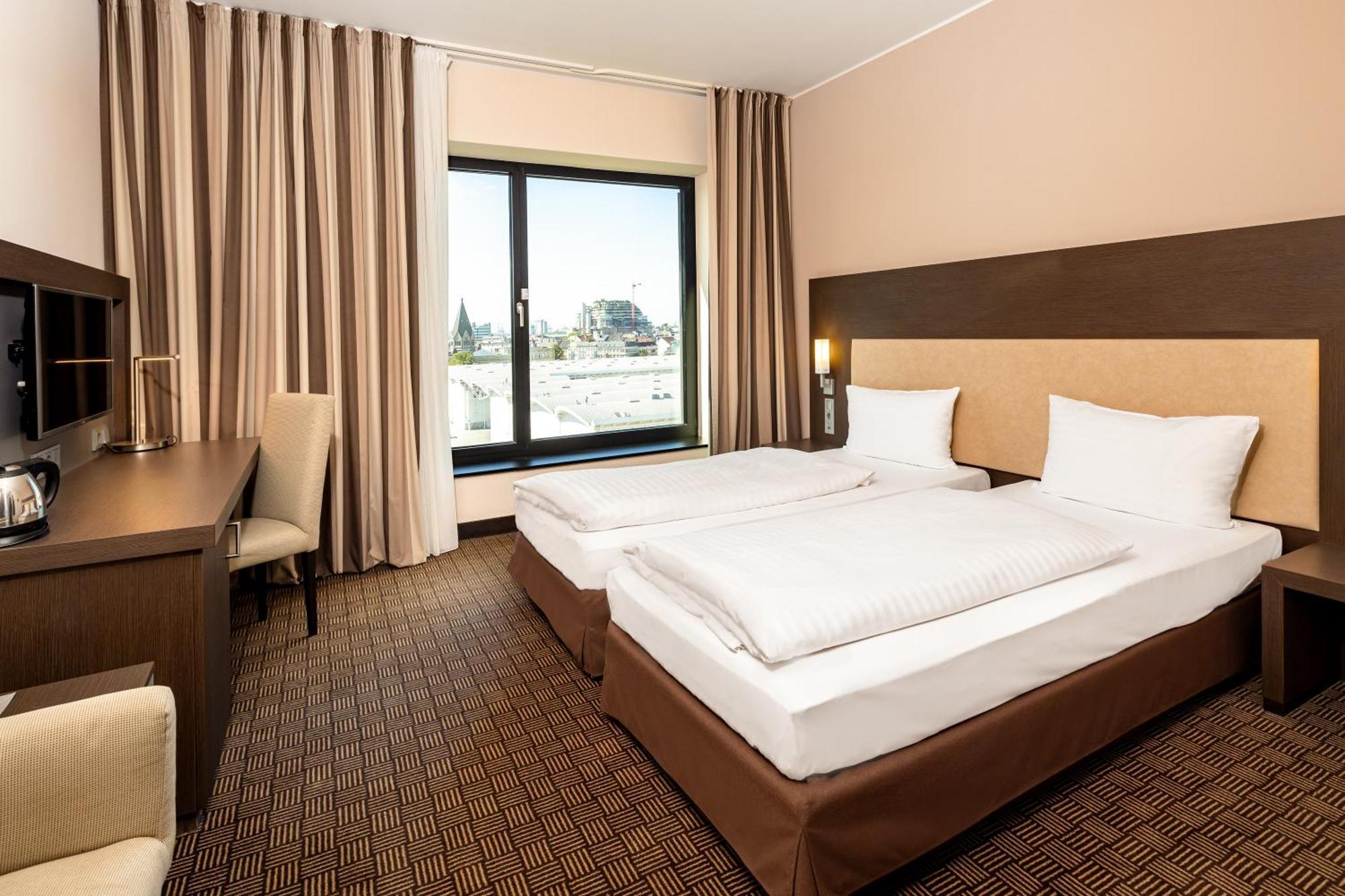 Intercityhotel Hamburg Dammtor-Messe Εξωτερικό φωτογραφία