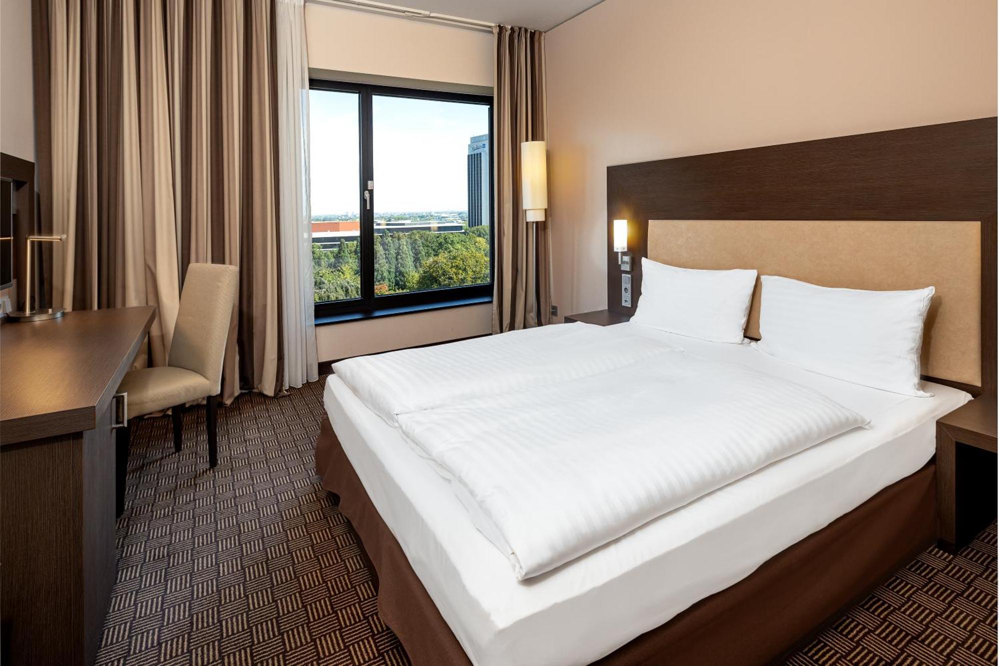 Intercityhotel Hamburg Dammtor-Messe Εξωτερικό φωτογραφία