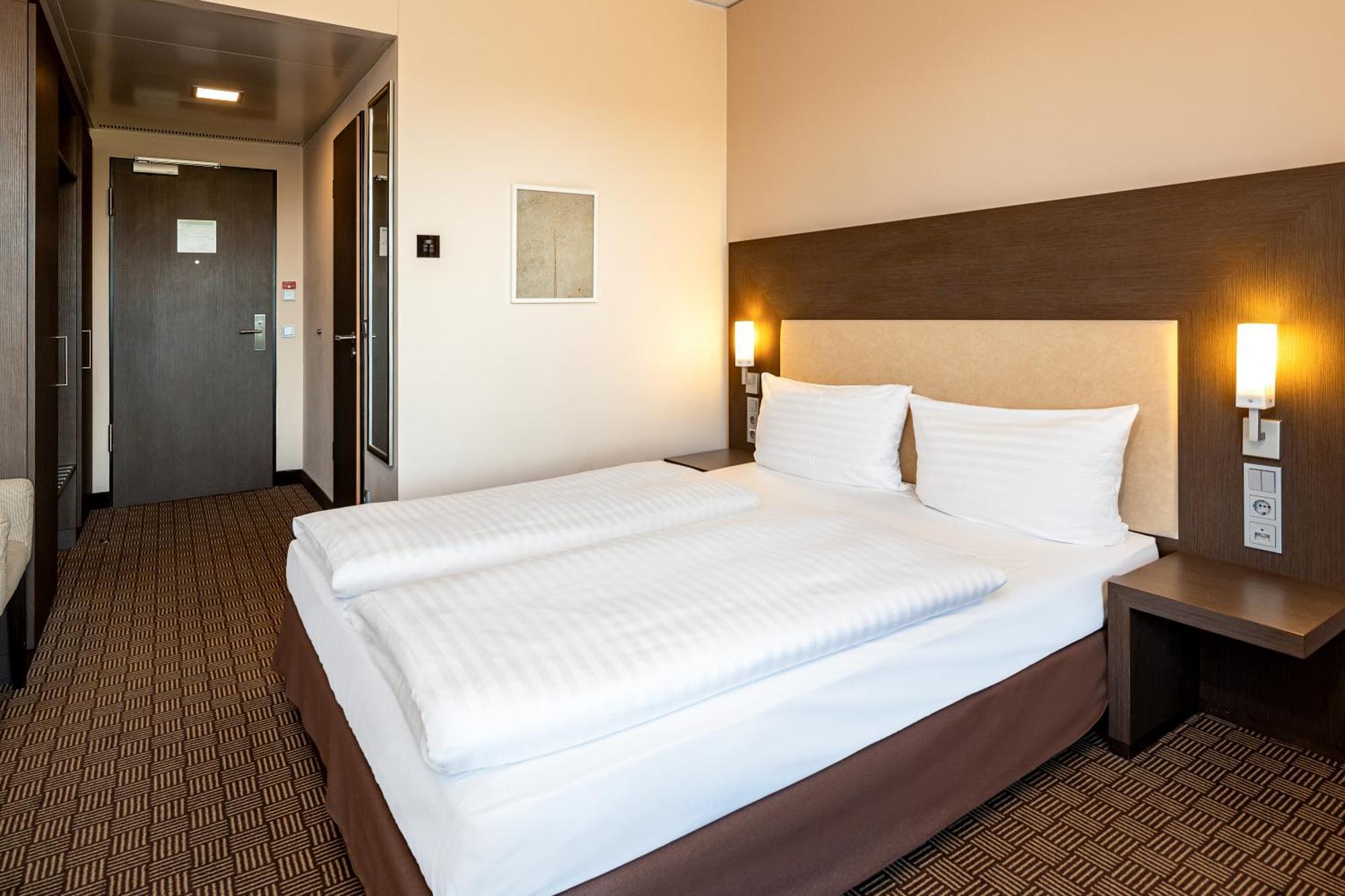 Intercityhotel Hamburg Dammtor-Messe Εξωτερικό φωτογραφία