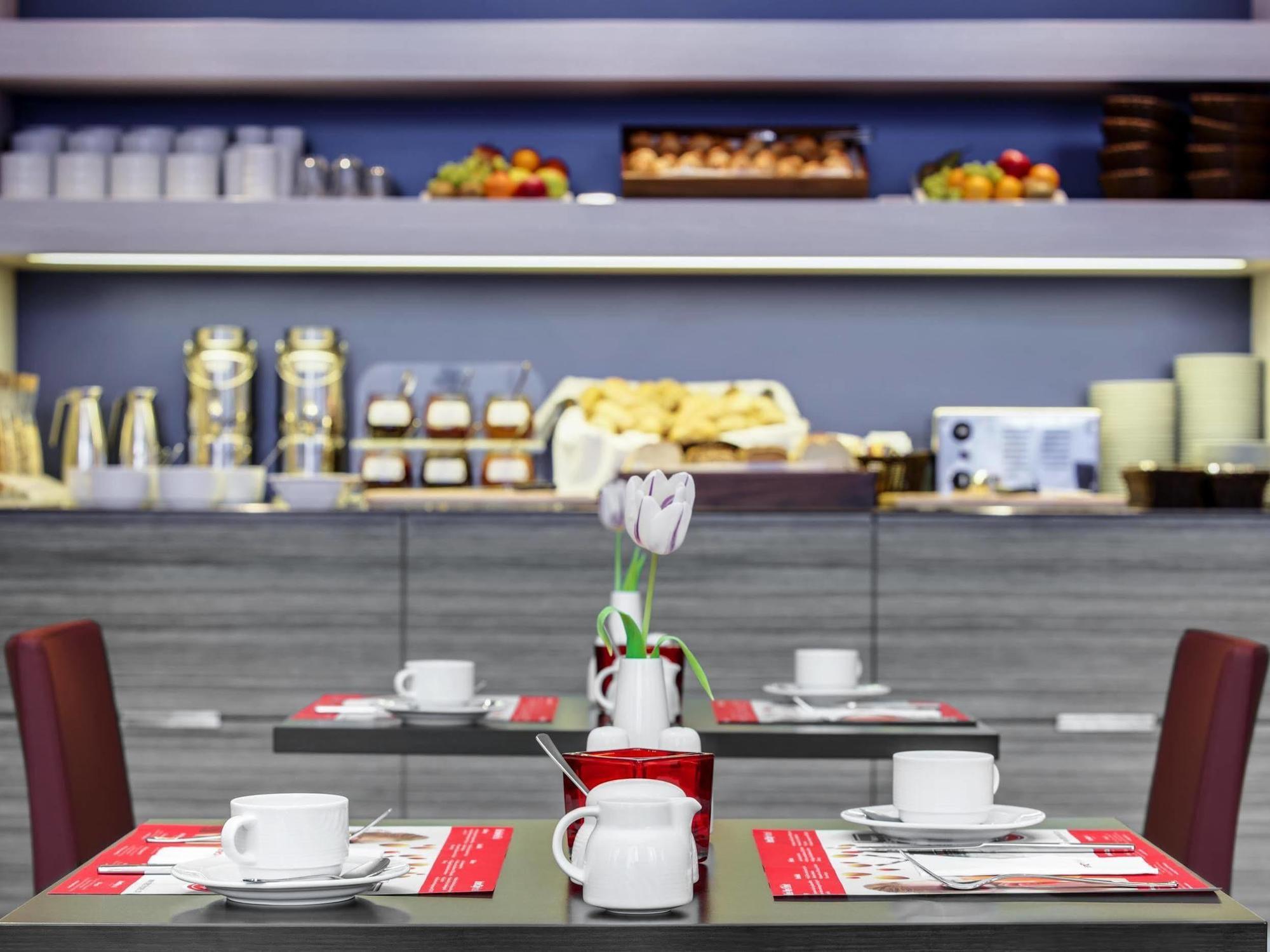 Intercityhotel Hamburg Dammtor-Messe Εξωτερικό φωτογραφία